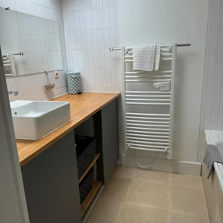 Gasthof D'hotes Des Tours A *